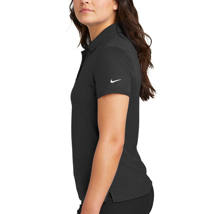Nike Women’s Victory Solid Polo – NKDX6685